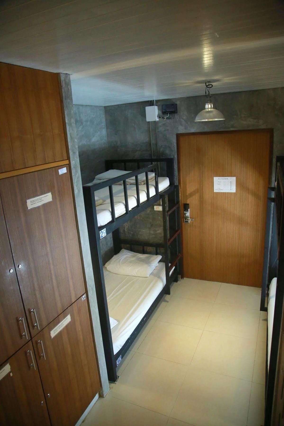 Oyo 585 Freedom Hostel @ Phi Phi Dış mekan fotoğraf