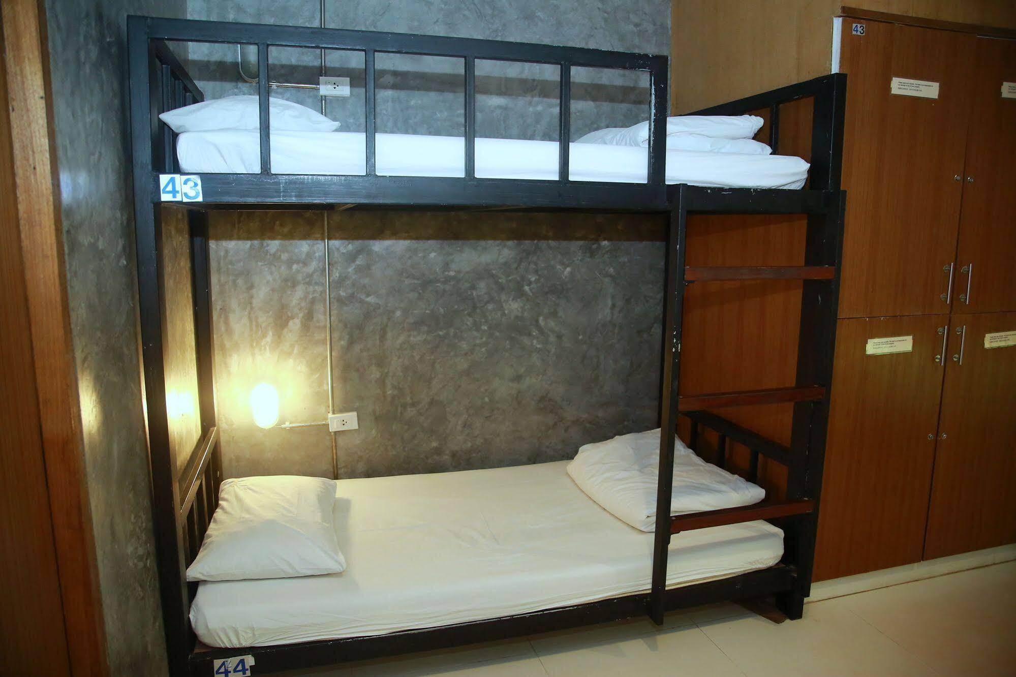 Oyo 585 Freedom Hostel @ Phi Phi Dış mekan fotoğraf